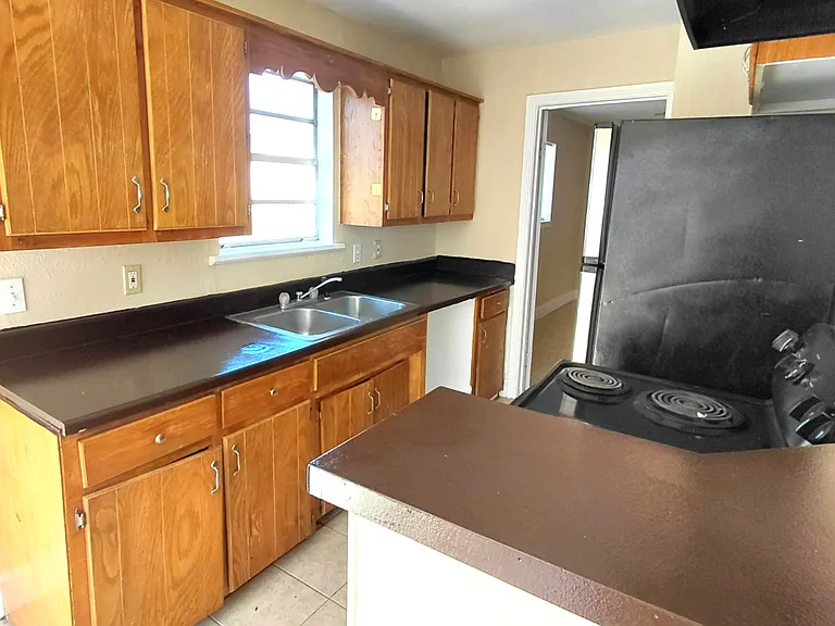 1707 Park St #5 — Photo 2