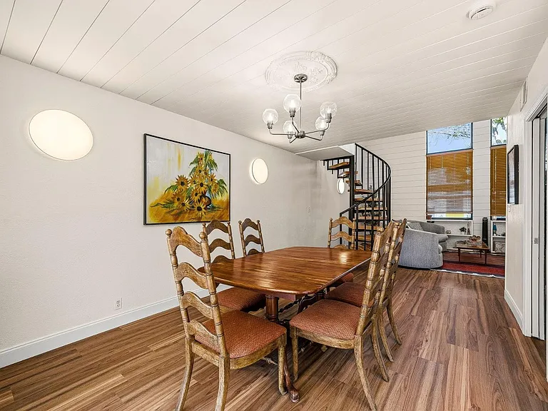 385 W Pierson St #E5 — Photo 9