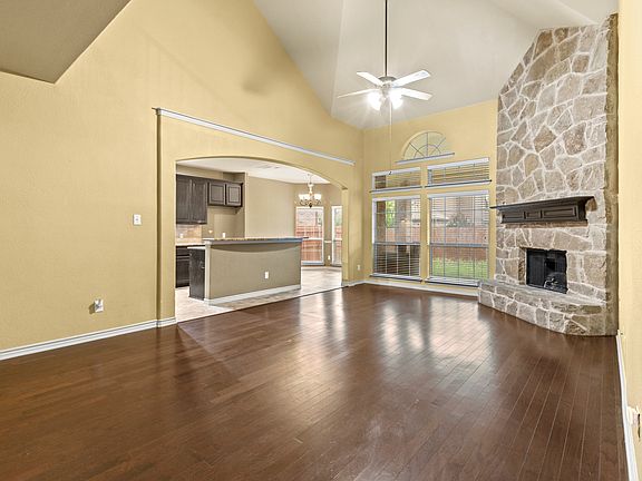 4th image of 1420 Creosote Dr