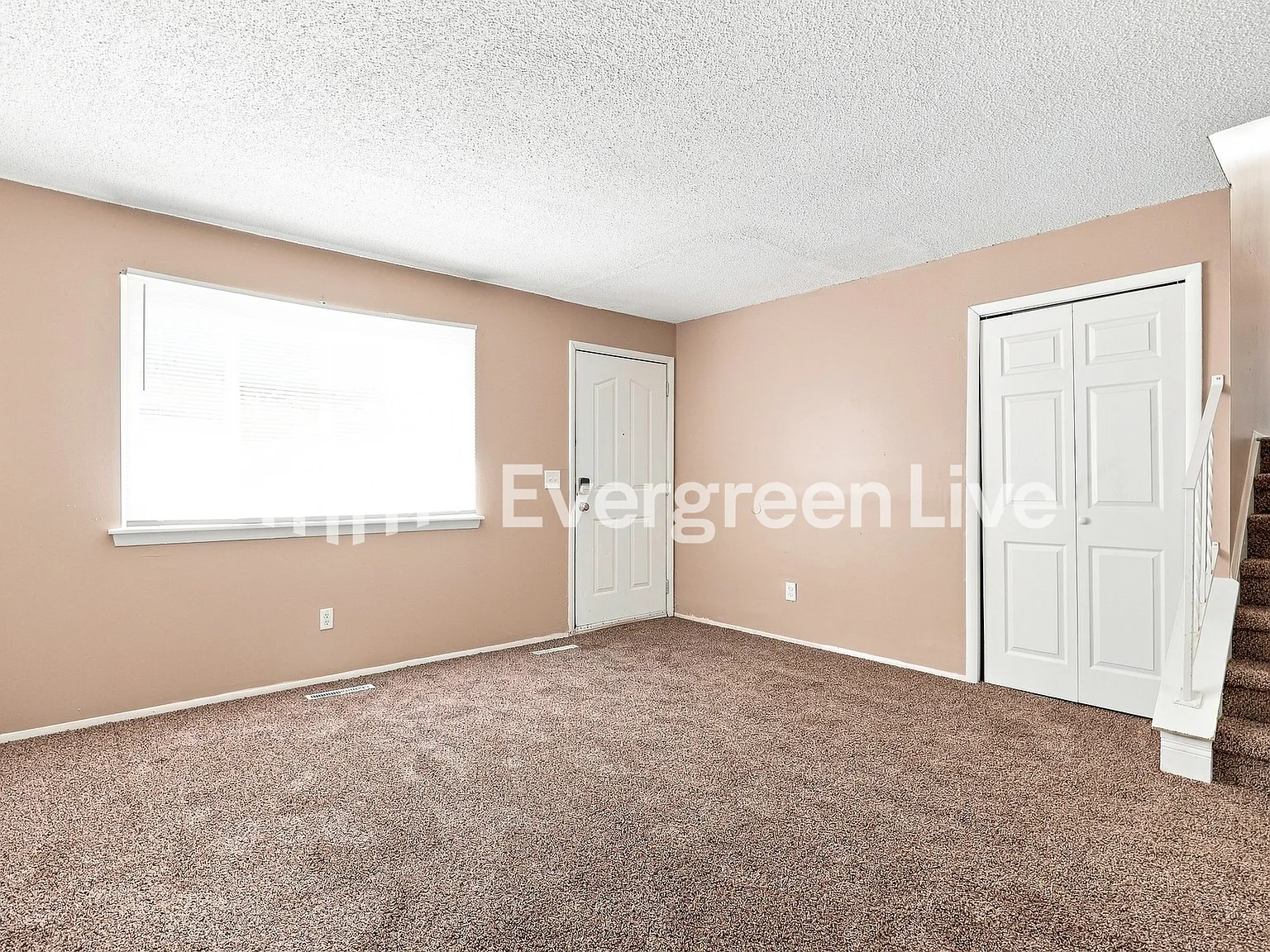 3 bed, 2.0 bath, 1281 sqft, $1,695 — Photo 4