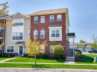 1632 Town Commons Dr, Howell, MI 48855