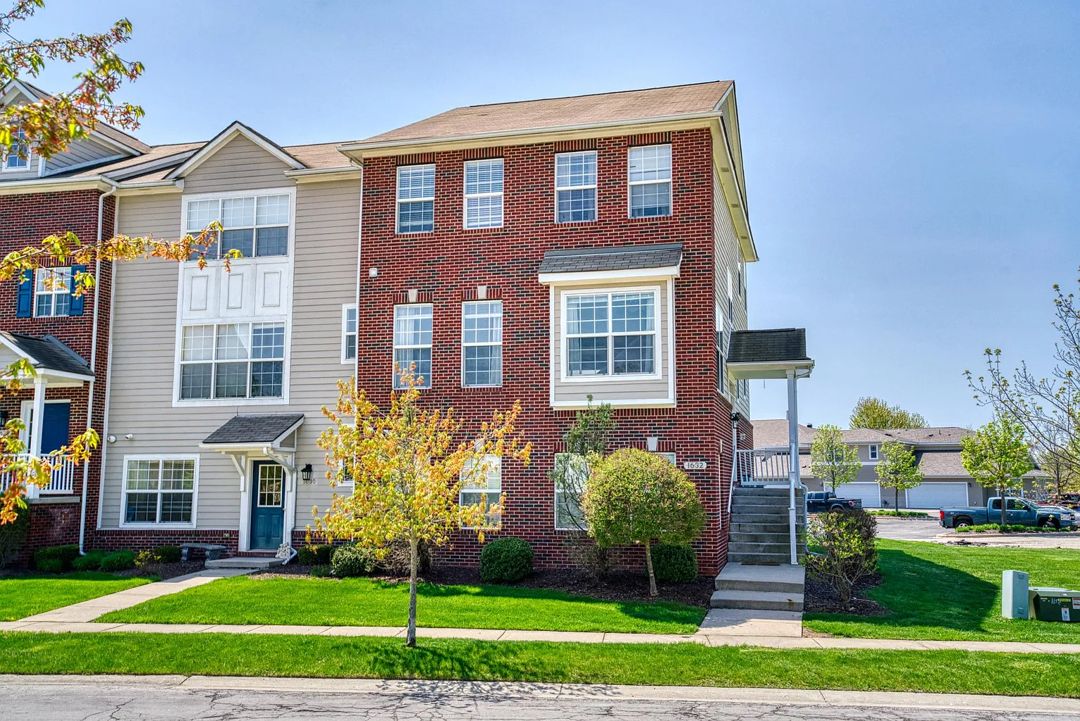 1632 Town Commons Dr photo 1