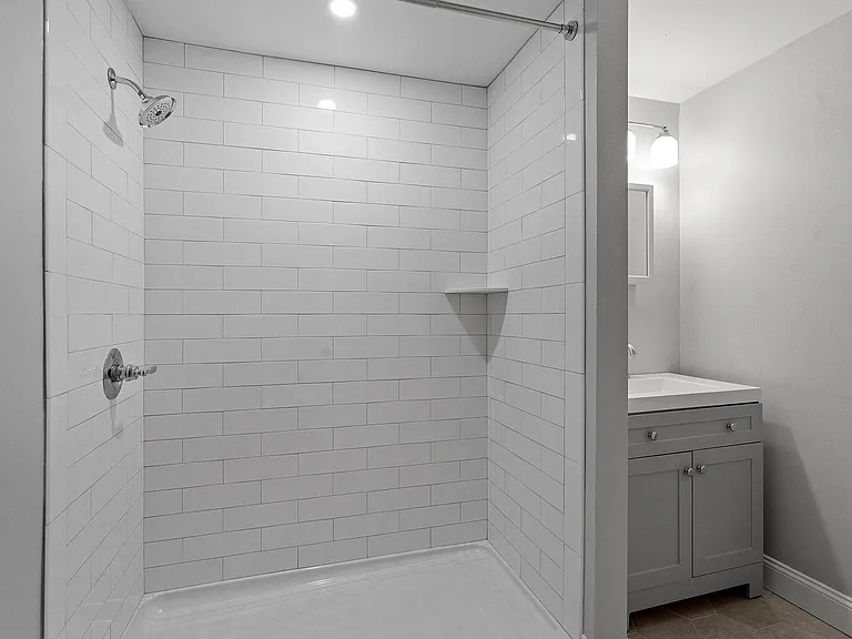 2182 5th Ave #1F — Photo 10