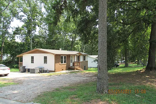 151 Thorpe St Photo 1