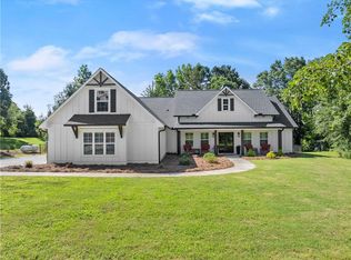 3645 Woods Bridge Rd, Commerce, GA 30529