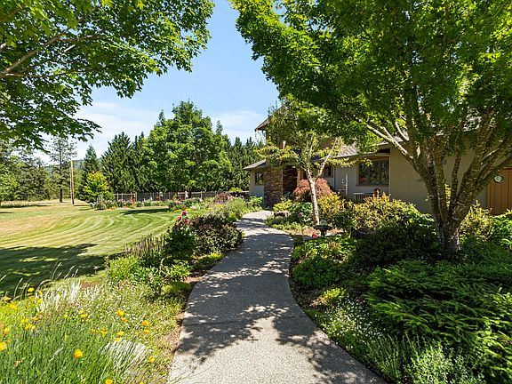 5th image of 693 Horizon Hills Rd