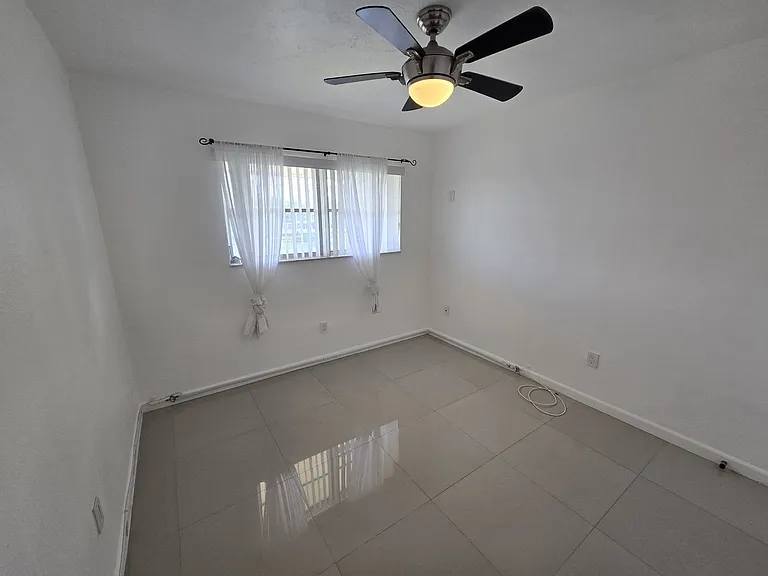2800 NE 203rd St #24 — Photo 30