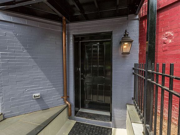 2nd image of 225 R St NW Unit A