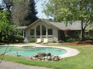 3974 Holland Dr, Santa Rosa, CA 95404