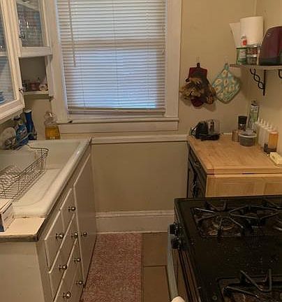 3rd image of 294 Washington Ave Floor 2