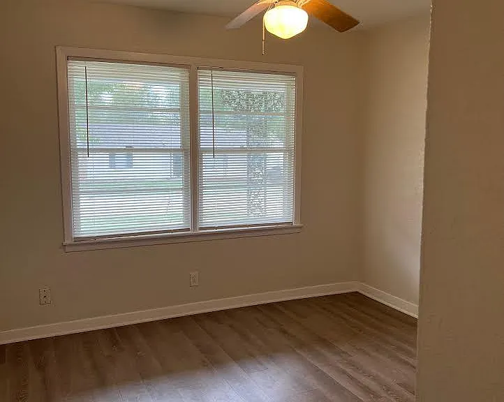 5017 Vicki St — Photo 8
