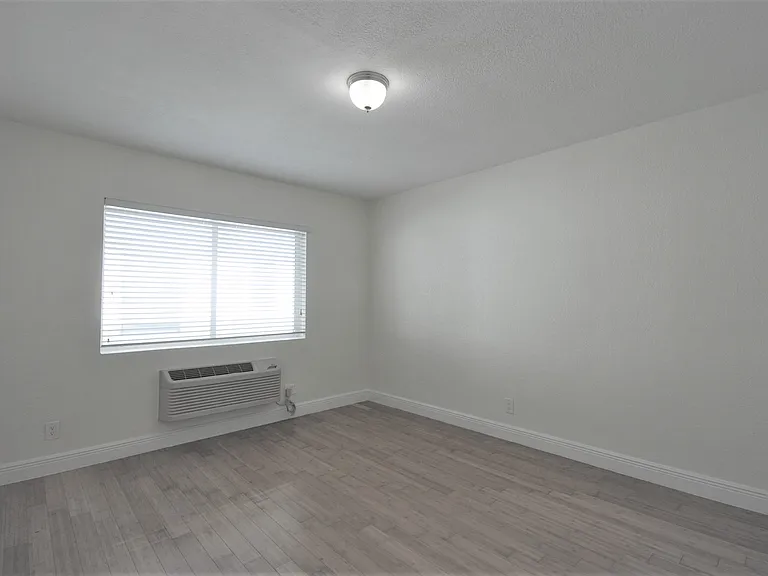 7315 Carlyle Ave #18 — Photo 12