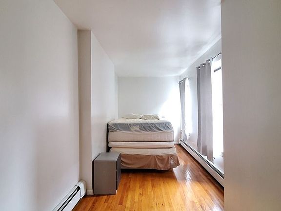 4th image of 233 E 115th St #4