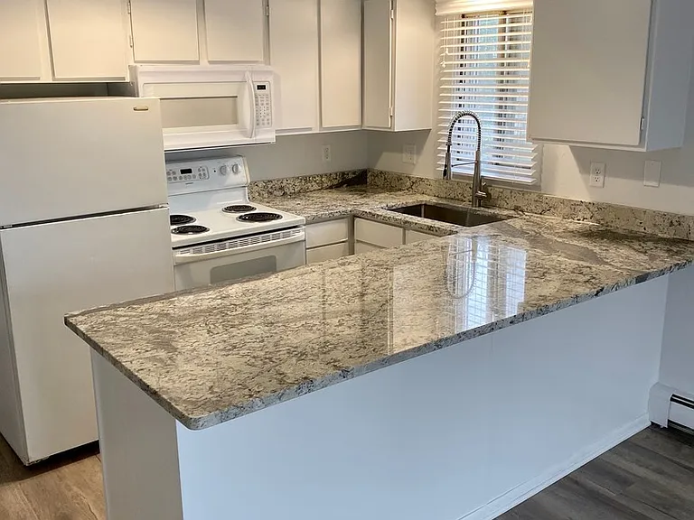 801 S Phillips Ave — Photo 5