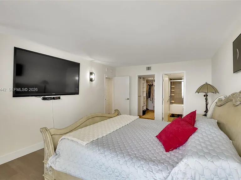 100 Bayview Dr #1008 — Photo 31