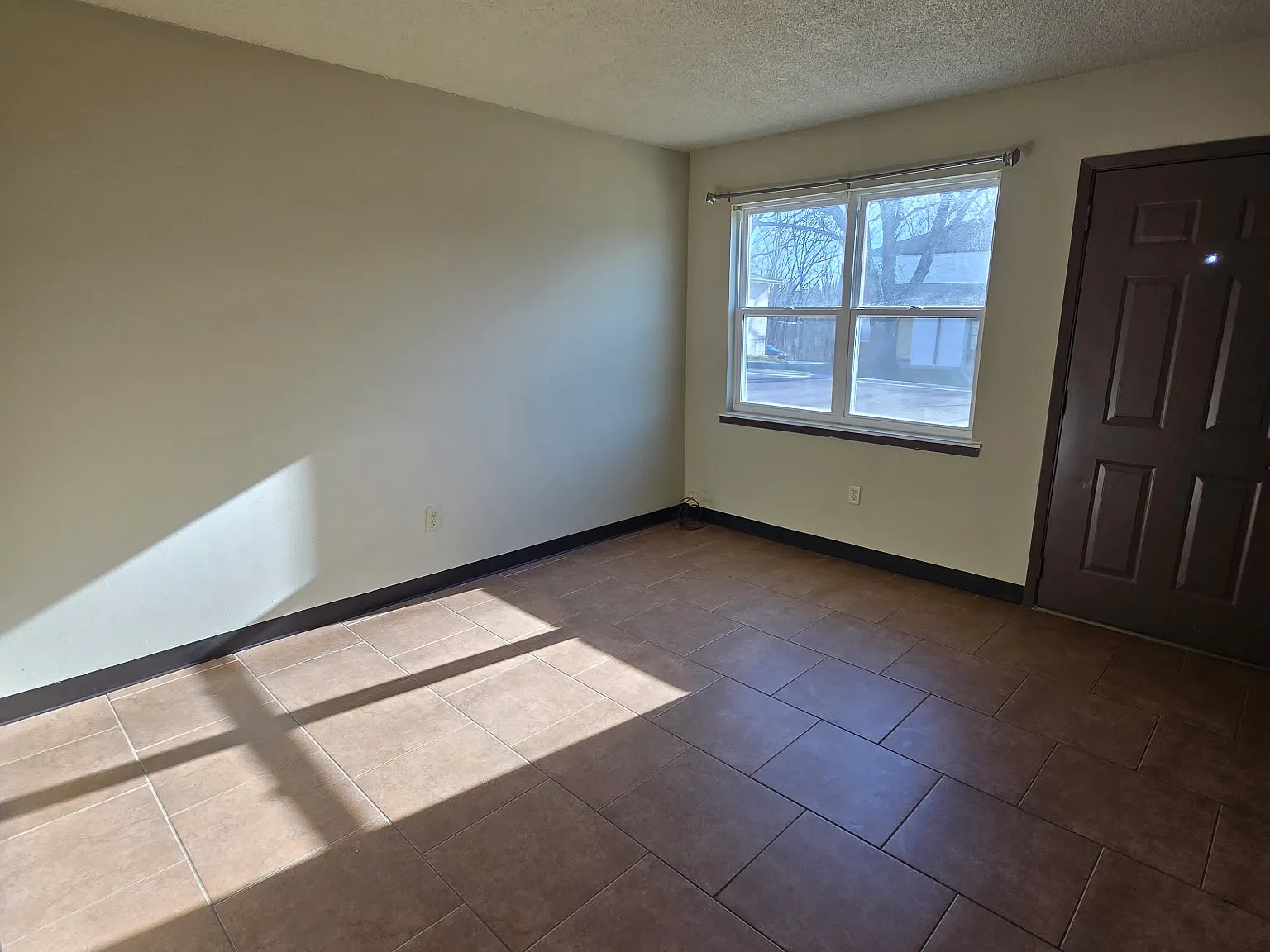2 bed, 1000 sqft, $1,150 — Photo 3
