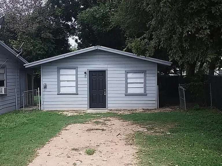 9500 Brown Ln #GARAGE APART — Photo 1