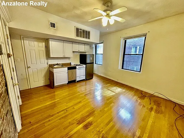 340 North St #5 — Photo 7