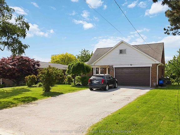 2nd image of 73 Saint Andrews Blvd