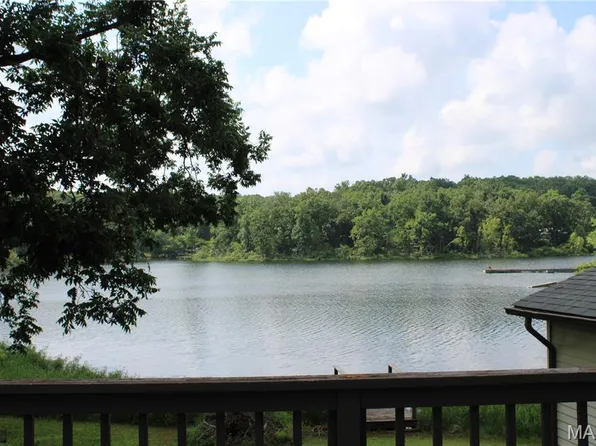 697 Parkers Lake Dr, Perryville, MO 63775