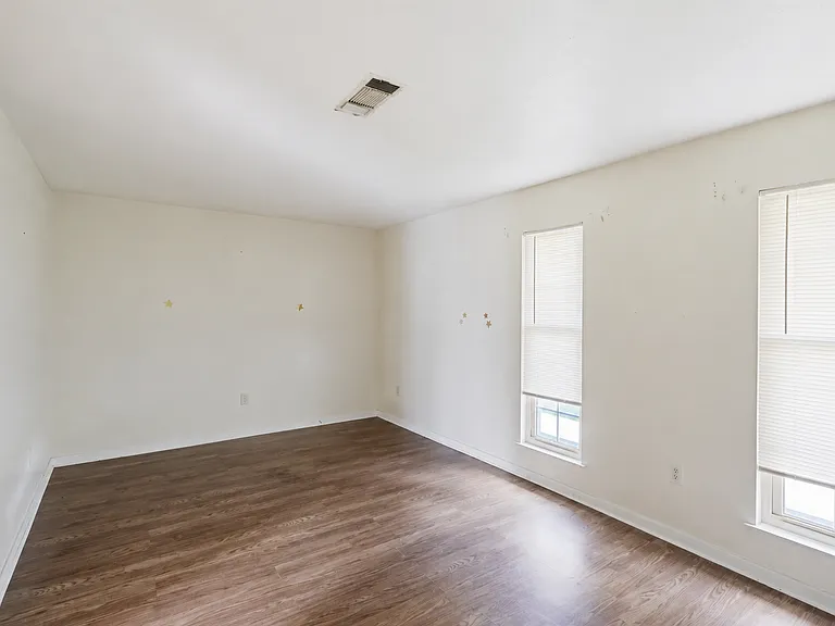 6513 Abraham Lincoln Dr — Photo 5