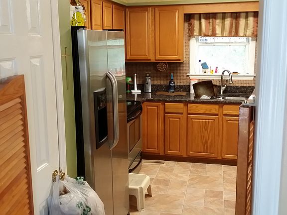3rd image of 3808 Hunt Chase Dr