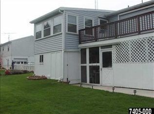 8 Colonial Dr, Hanover, PA 17331