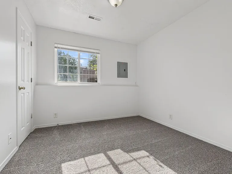 4329-4337 S Elizabeth Ave — Photo 2