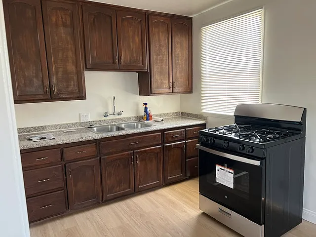 7026 Hazeltine Ave — Photo 14