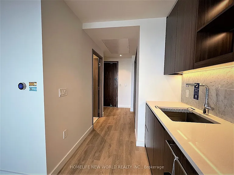 85 McMahon Dr #1110 — Photo 6