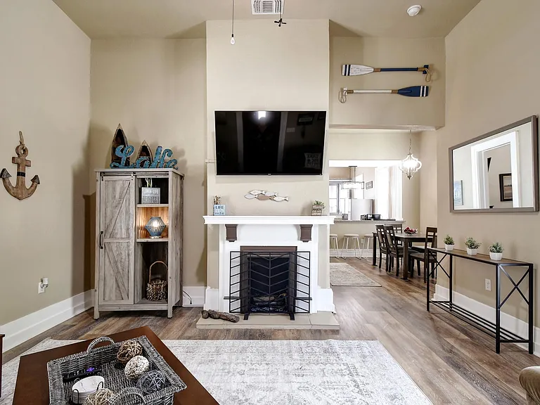 1246 Waverly Ave #101 — Photo 12