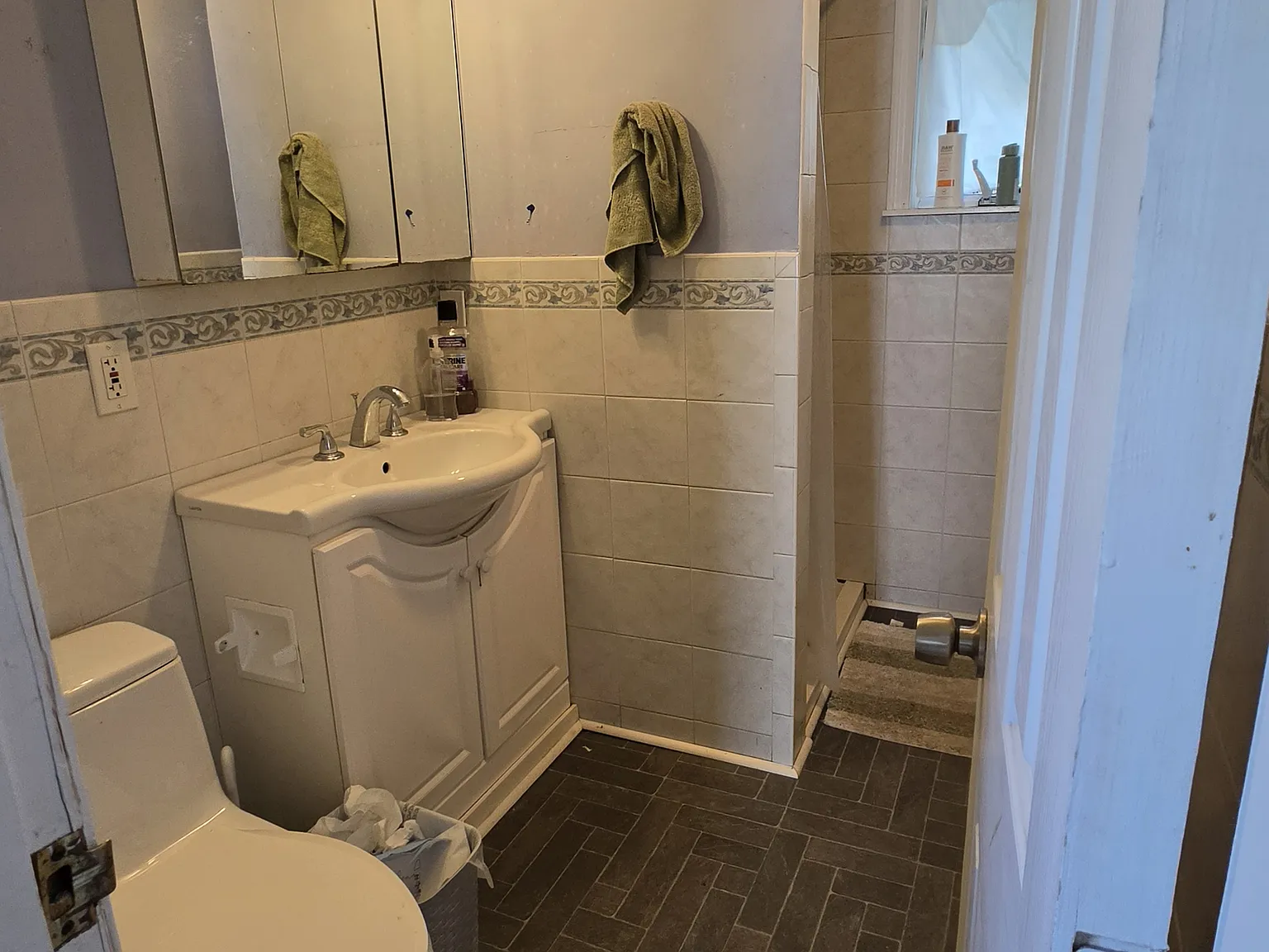 7 bed, 2.0 bath, $6,000 — Photo 1