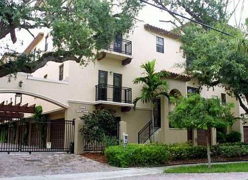 1st image of 2809 Coconut Ave