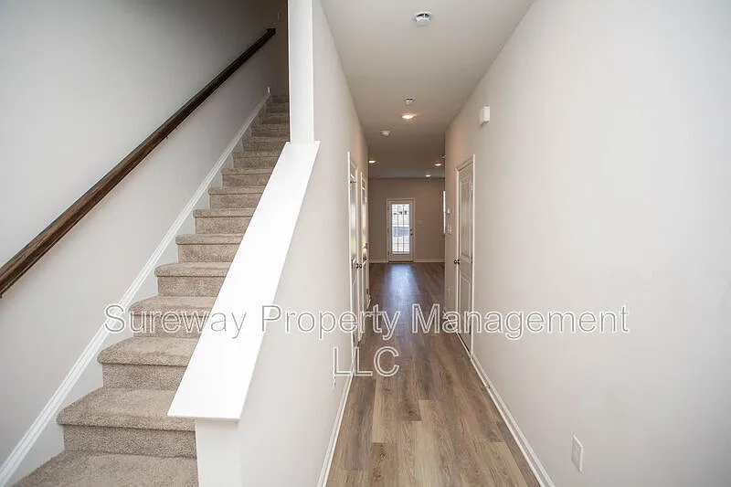 3 bed, 2.5 bath, 1740 sqft, $2,850 — Photo 2