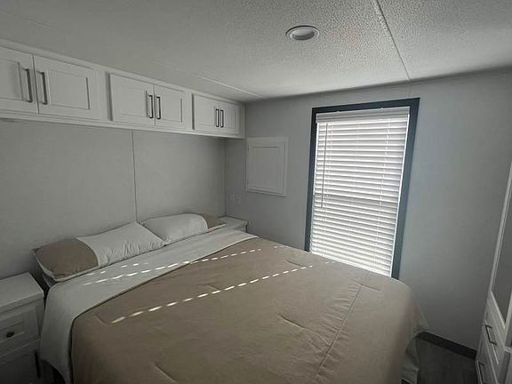 4th image of 1204 Cedar Point Blvd #103