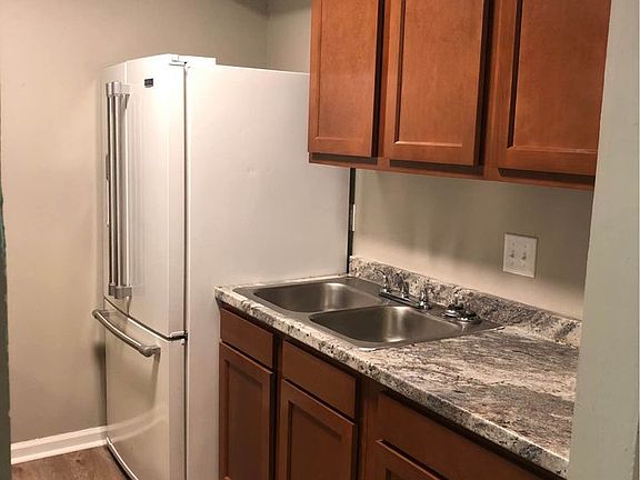 4th image of 137 Meadowlark Dr APT 41