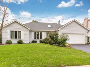 825 Wescott Rd, Bolingbrook, IL 60440