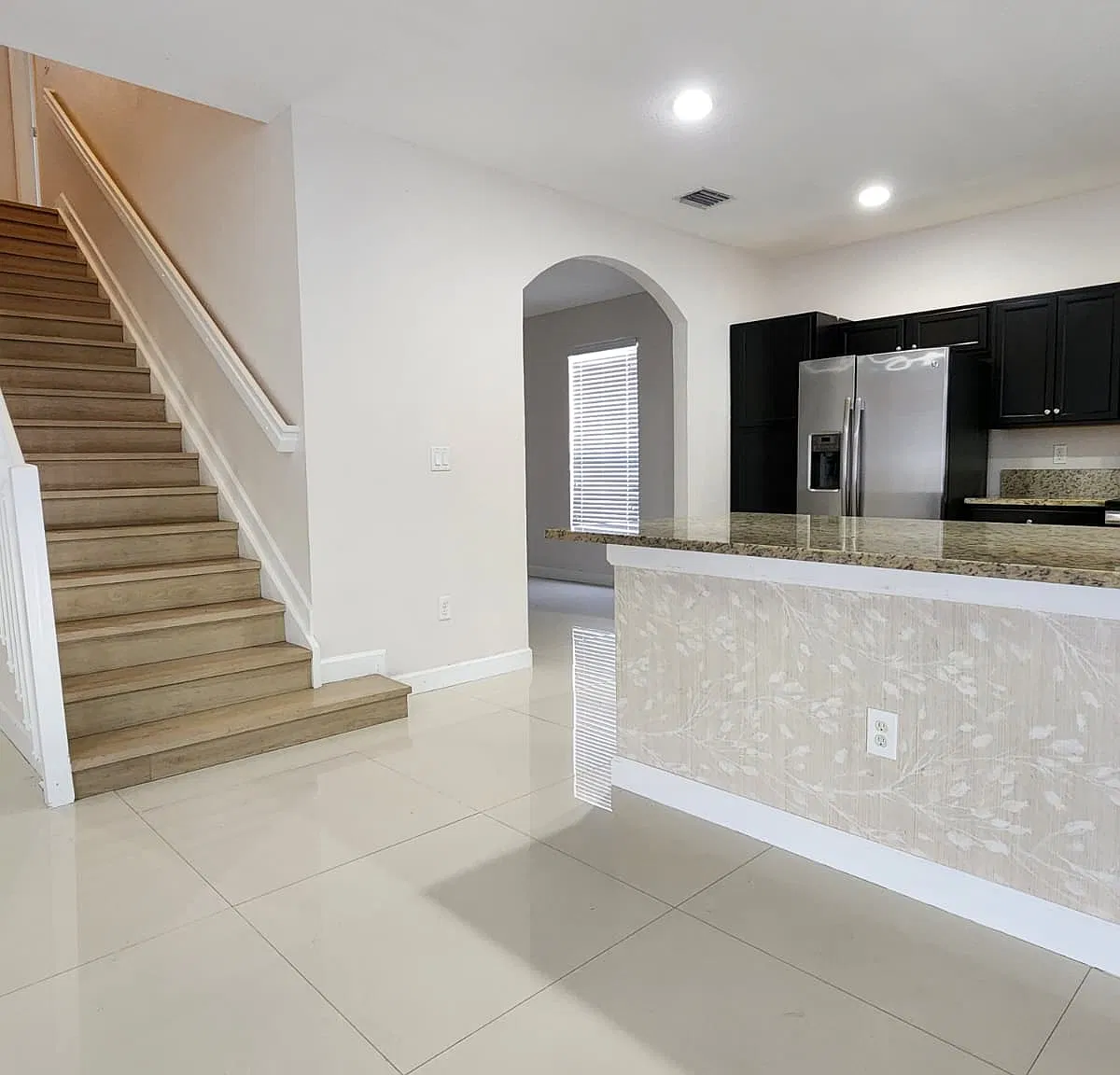 4 bed, 3162 sqft, $4,000 — Photo 4
