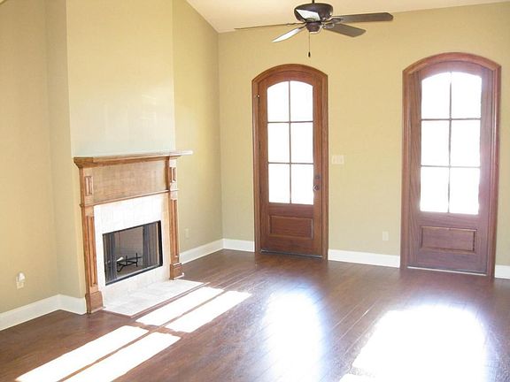 5th image of 125 Annaheim Ln