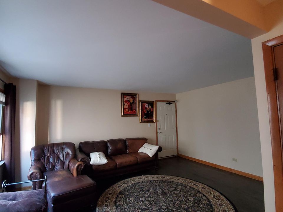 1st image of 824 N Austin Blvd APT 2