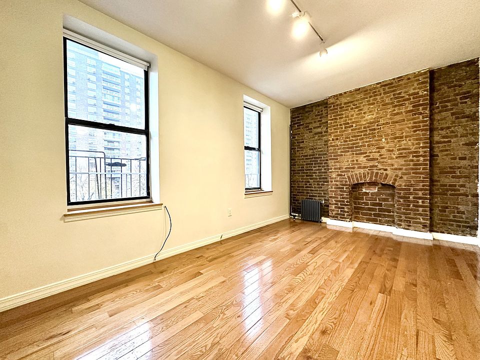 1st image of 3133 Broadway APT 21