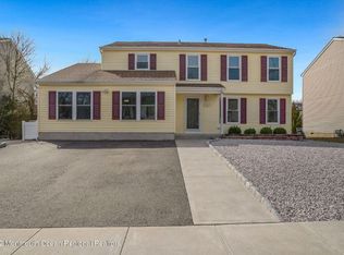 19 Beacon Dr, Barnegat, NJ 08005
