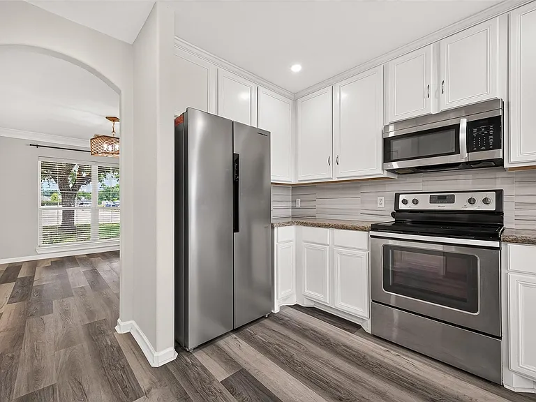 7242 Autumn Bluff Ln — Photo 13