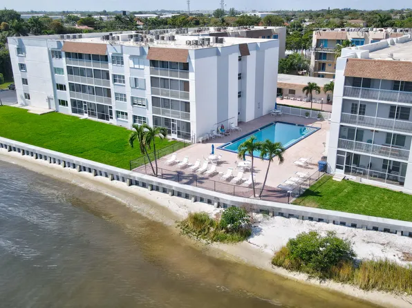 1502 S Lakeside Drive #118, Lake Worth Beach, FL 33460