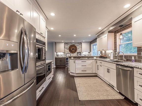 3rd image of 5557 Wood Valley Dr