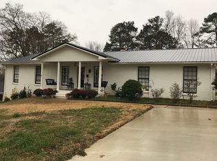 910 Locke Dr, Oxford, AL 36203