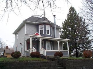 218 2nd St NE, Hampton, IA 50441