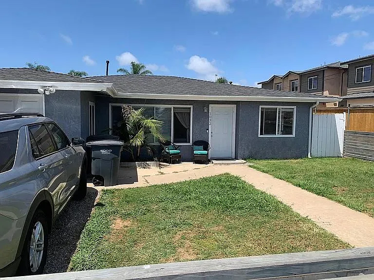 1032 Fern Ave — Photo 1