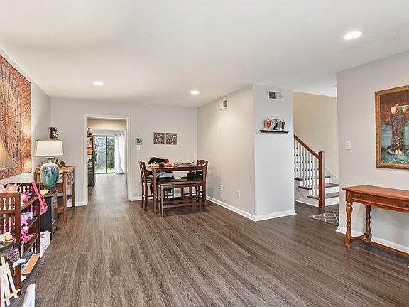 4th image of 157 10th St Unit 157