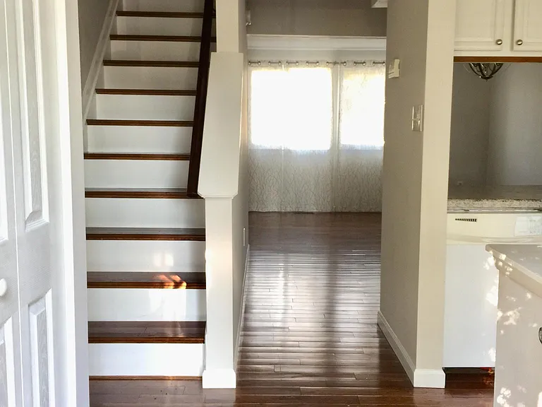 3712 Sudley Ford Ct — Photo 2
